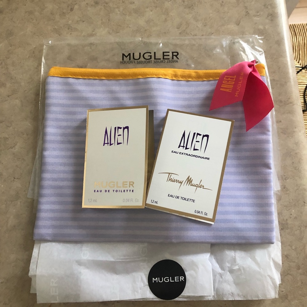 BNWT Mugler cosmetic bag  Alien samples